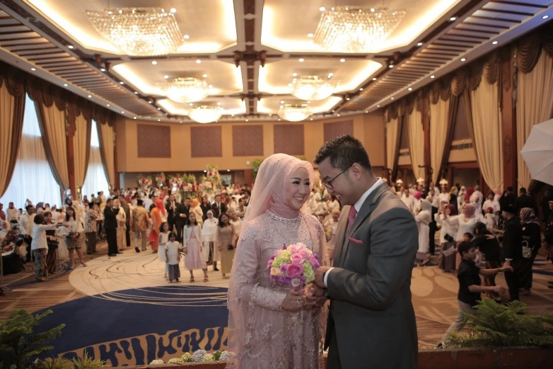 e70c0802271cb19fce43c483d061d14c74003733 Unik dan Meriah! Pernikahan Adat Kalimantan dari Jagarasa Wedding Organizer Surabaya